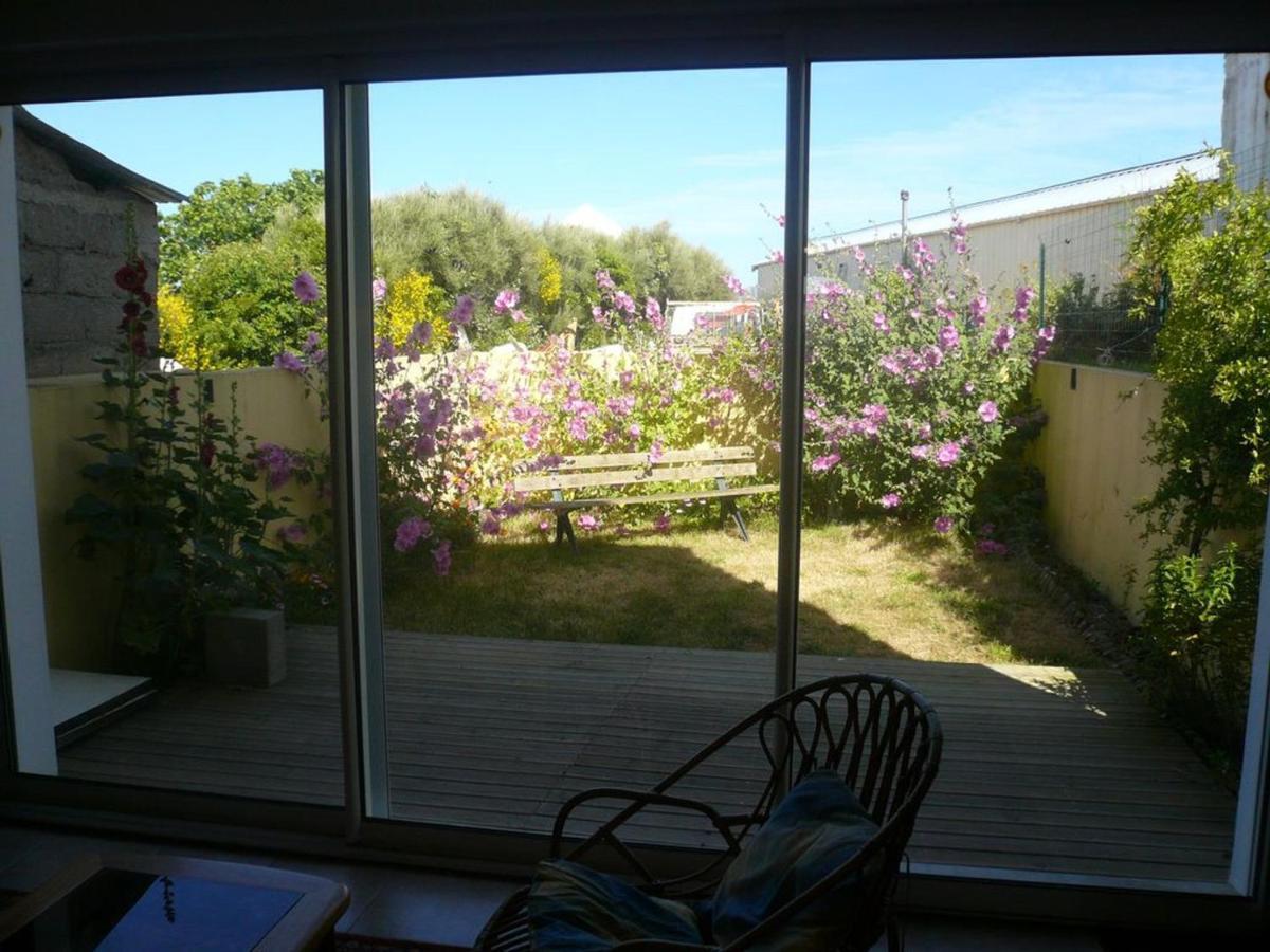 Maison Mitoyenne 3 Ch. Avec Jardin, Terrasse Et Poele A Bois, Proche Du Port De Sauzon, Animaux Ok - Fr-1-418-160 Exterior foto